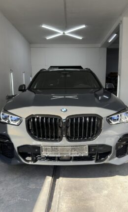 BMW X5 Детейлинг услуги полировка кузова, покрытие керамикой, покраска бампера Антихром