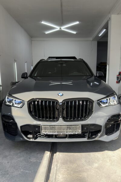 BMW X5 Детейлинг услуги полировка кузова, покрытие керамикой, покраска бампера Антихром